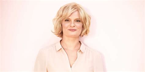 As founder of Martha Stewart Living Omnimedia, focusing on home and hospitality, she gained success through a variety of business ventures, encompassing publishing, broadcasting, merchandising and e-commerce. . Martha plimpton broke